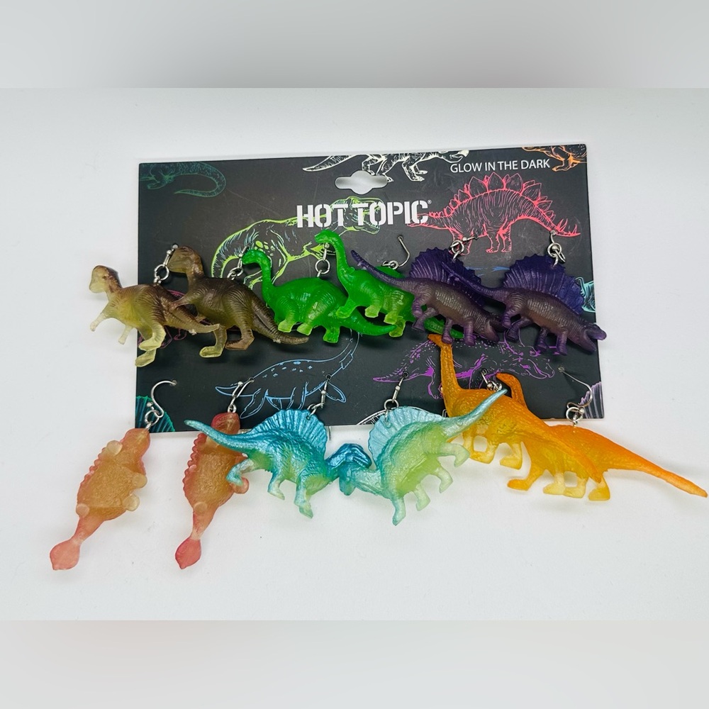 Hot Topic Plastic Glow-in-the-Dark Dinosaur Drop Earrings Set Of 6 NWT
